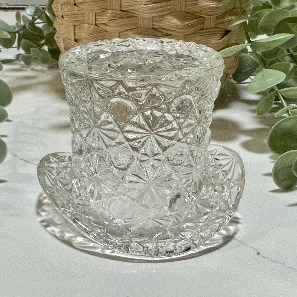 NICE CLEAR GLASS FANCY HAT TOOTHPICK HOLDER Fenton Daisy & Button Vintage Holder